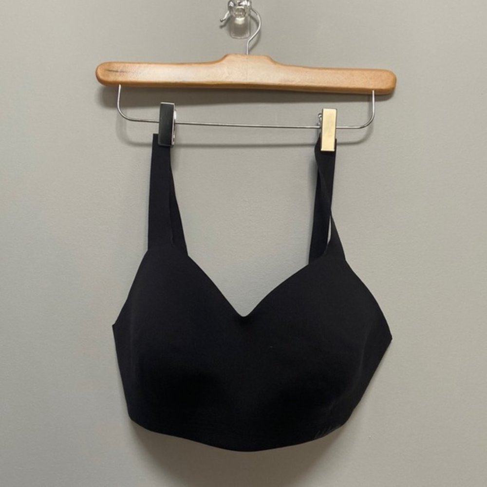 ❗️SOLD❗️2018 Lululemon Like Nothing Bra - Picture 4 of 7